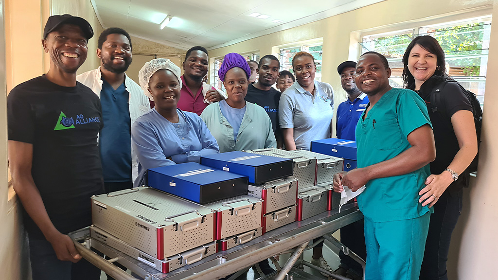 Delivery of products, implants and instrument sets at Queen Elizabeth Hospital in Malawi. Photo by Precious Kamange. (photo)